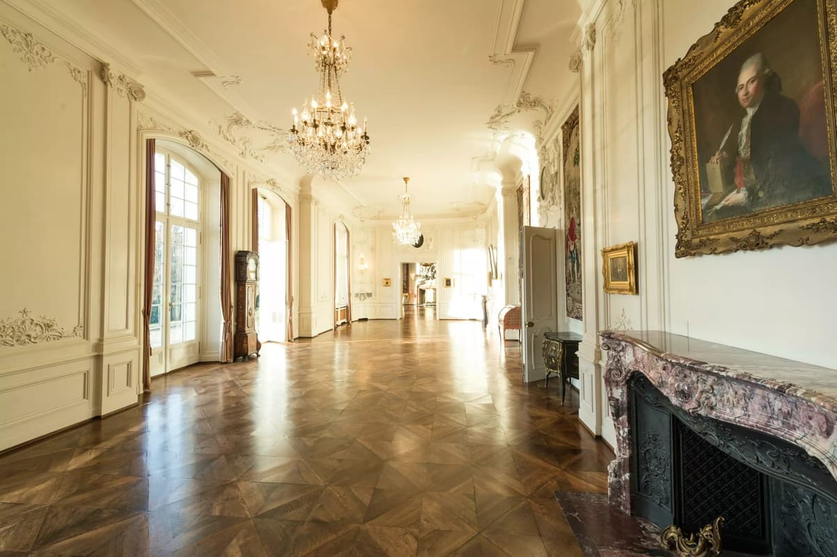 St. Charles Hall 6