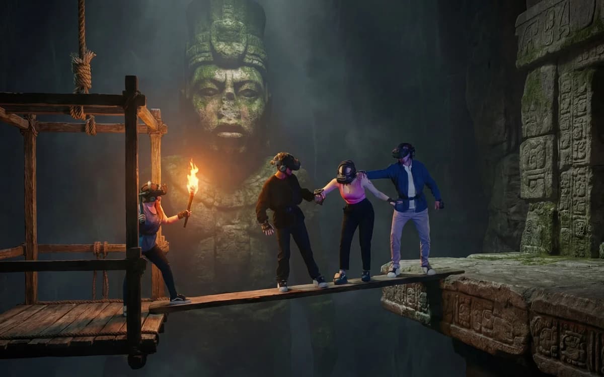 Virtual Reality Spieler in Ganzkörper Ausrüstung in der Fusion Arena Zürich