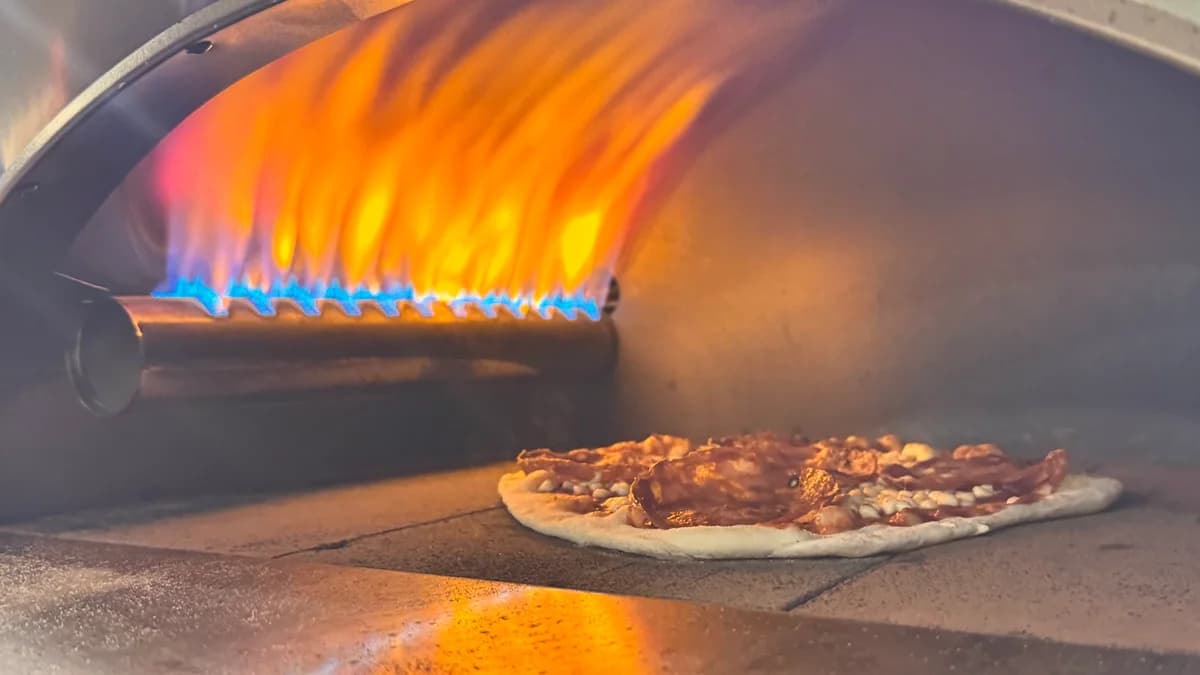 Teambuilding mit Geschmack: Gemeinsam Pizza kreieren