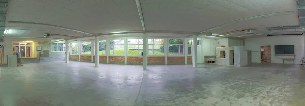 Arbeits- und Ausstellungshallen à ja 400m2 Fläche