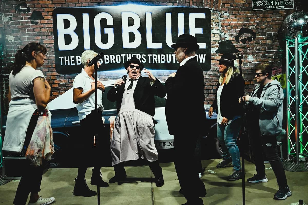 The Blues Brothers Show - Big Blue 7