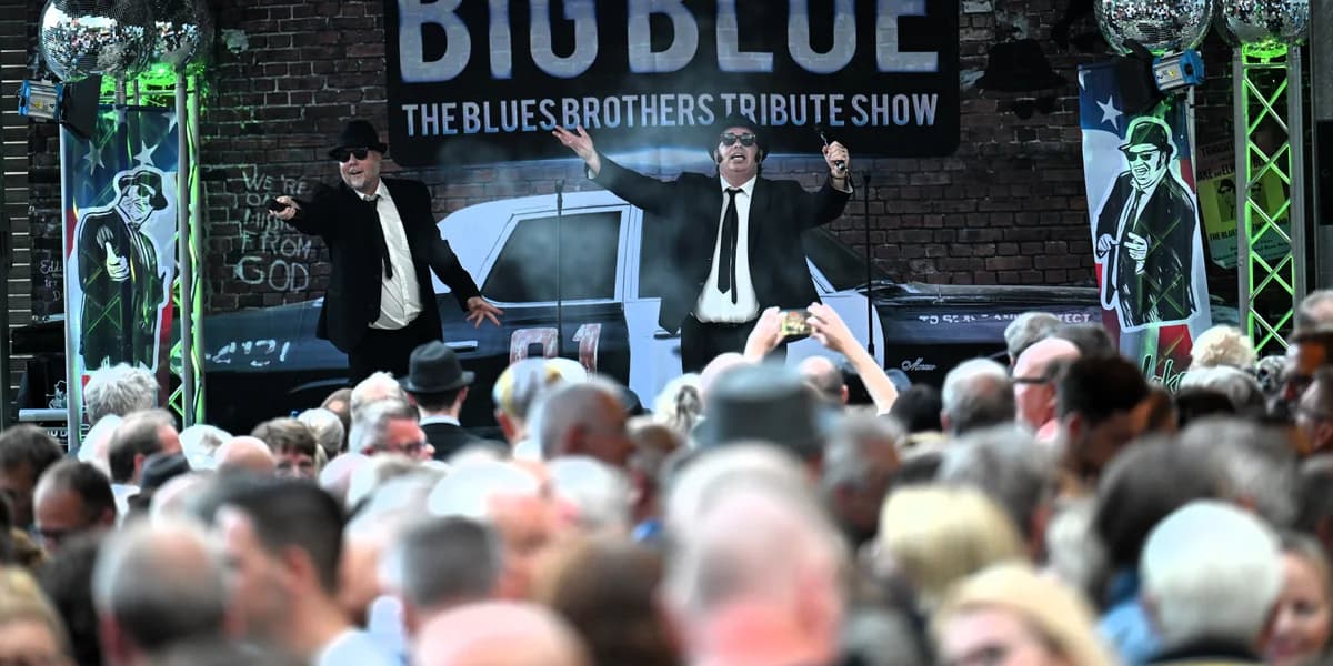 The Blues Brothers Show - Big Blue 9