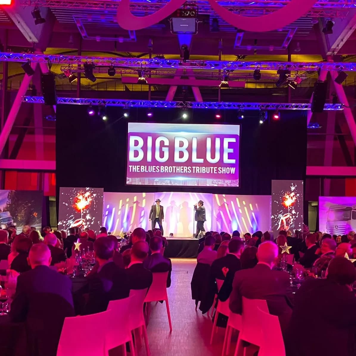 The Blues Brothers Show - Big Blue 8