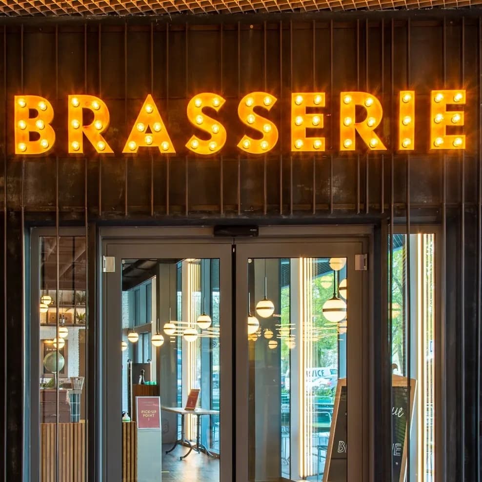 Brasserie & Café Bar 2