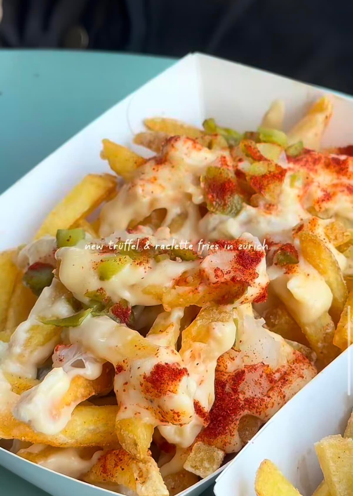 Fries''n''Friends__Pommes-Tradition mit kreativen Saucen