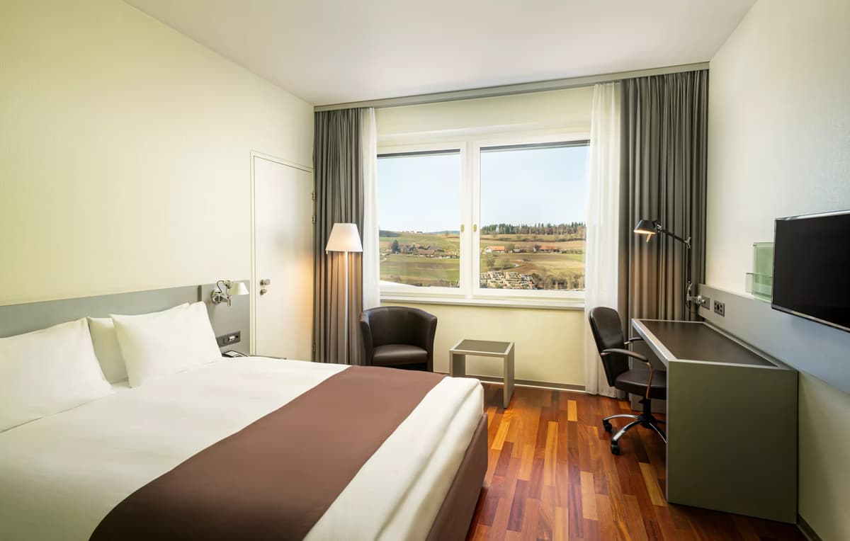 Holiday Inn Bern Westside 8