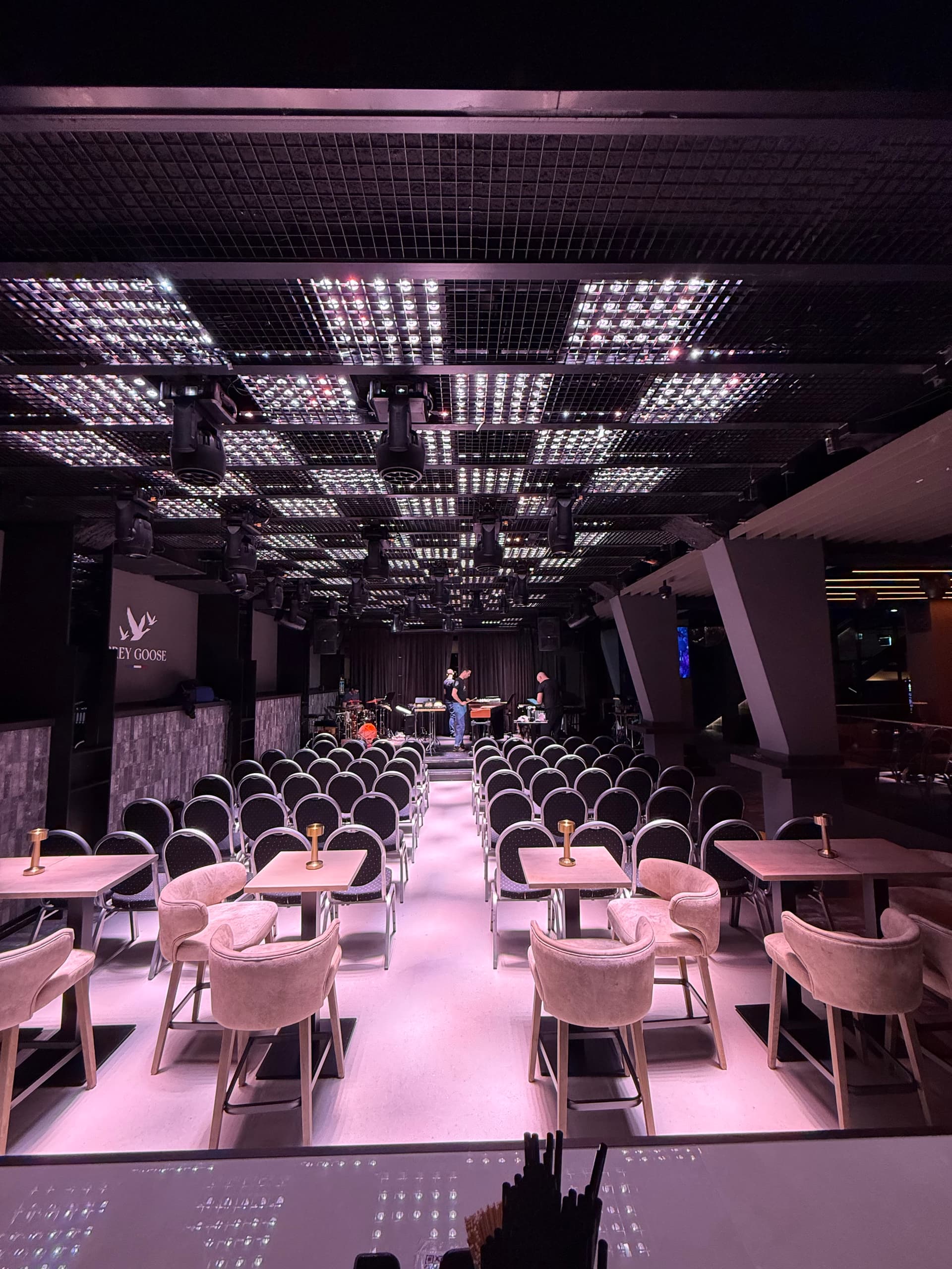 DEZENT. Club, Bar & Locale per eventi